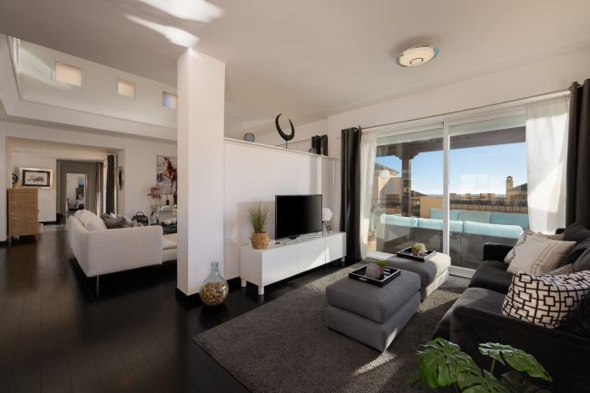 Luksuriøs Duplex Penthouse i Elviria med panorama 360° Terrasse og Prime Beliggenhet