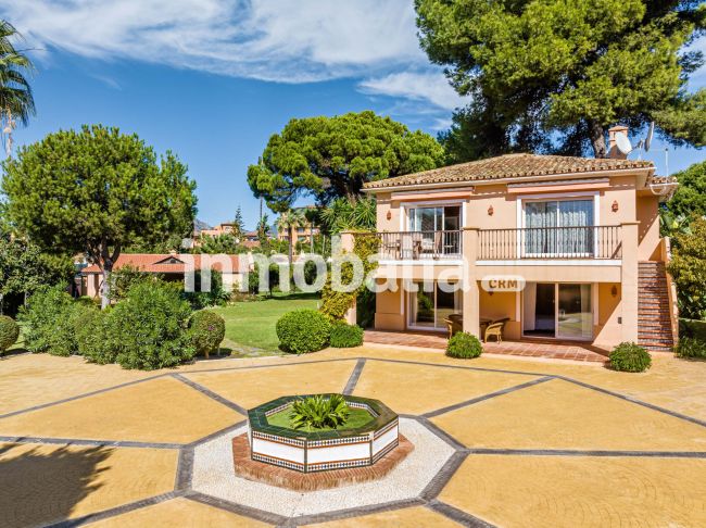 BEACHFRONT VILLA