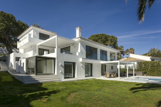 Fantastisk villa i Las Brisas, Nueva Andalucía
