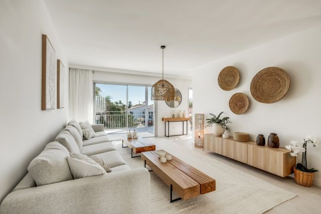 Renoverad villa på två våningar i Nueva Andalucia
