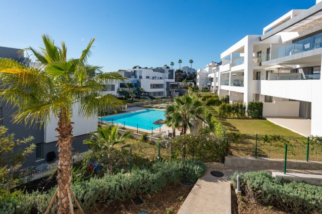 Nagelneue, moderne Wohnung mit erstklassigen Annehmlichkeiten in Selwo Estepona
