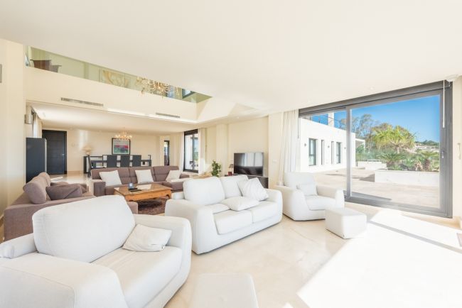 Villa til salgs i La Reserva, Sotogrande