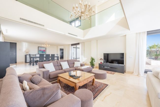 Villa til salgs i La Reserva, Sotogrande