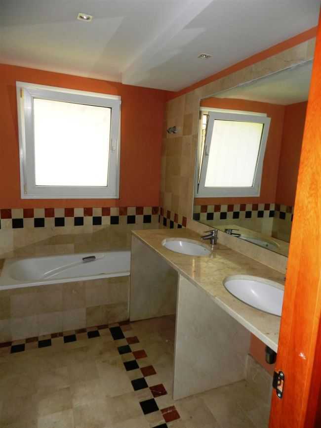 Villa til salgs i Sotogrande Alto