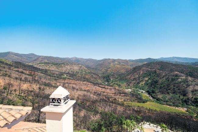 Finca til salgs i Forest Hills, Altos de Estepona