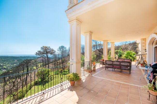 Finca til salgs i Forest Hills, Altos de Estepona