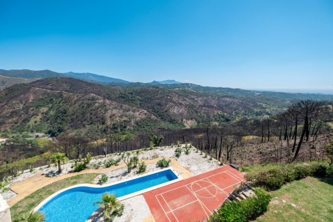 Finca til salgs i Forest Hills, Altos de Estepona