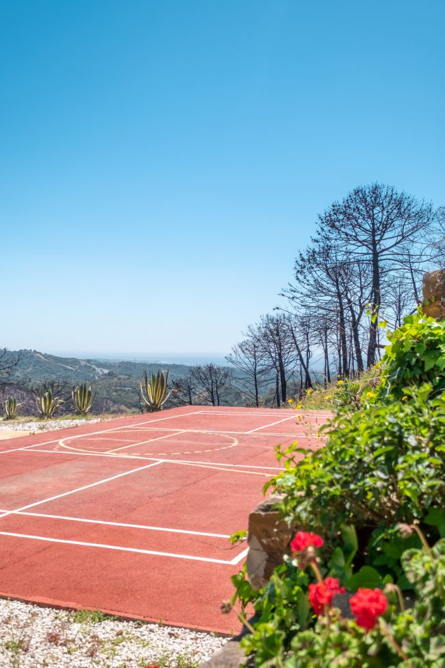 Finca til salgs i Forest Hills, Altos de Estepona