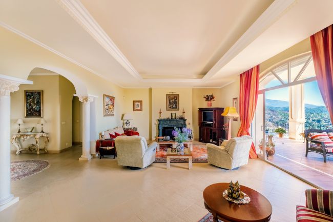 Finca til salgs i Forest Hills, Altos de Estepona