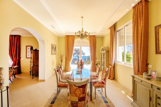 Finca til salgs i Forest Hills, Altos de Estepona