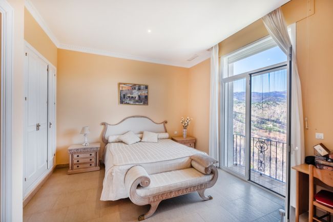 Finca til salgs i Forest Hills, Altos de Estepona