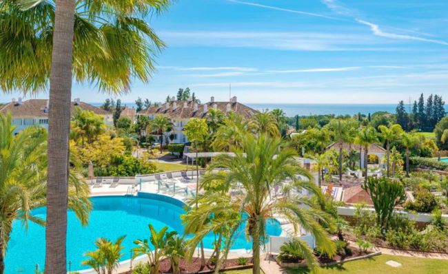 Lägenhet till salu i Lomas del Rey, Marbella Golden Mile