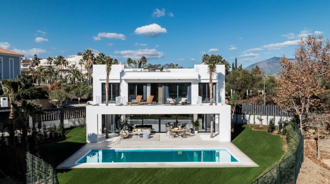 Villa zu verkaufen in El Campanario, Estepona Ost
