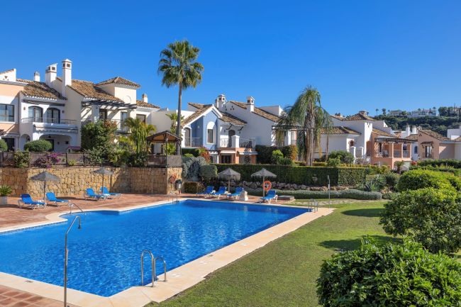 Reihenhaus zu verkaufen in Los Almendros, Benahavis