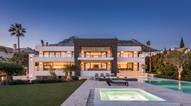 Villa for korttidsleie i Sierra Blanca, Marbella Golden Mile
