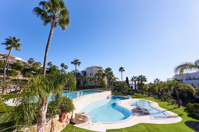 Luxurious Penthouse in Los Flamingos, Estepona with Panoramic Views