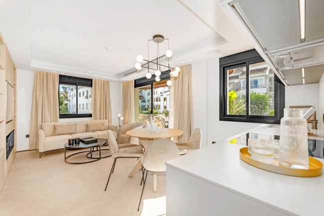 Wohnung zu verkaufen in Nueva Andalucia, Marbella