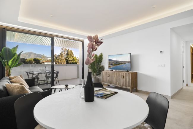 Exclusive 2-Bedroom Apartment – Luxury Living by the Sea in Fuengirola