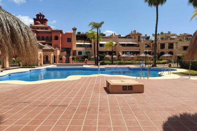 Erdgeschosswohnung zu verkaufen in La Cartuja del Golf, Estepona Ost