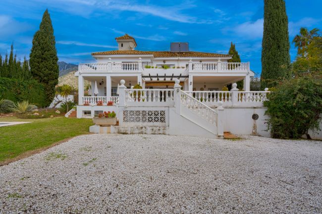 Villa til salgs i Valdeolletas, Marbella Town