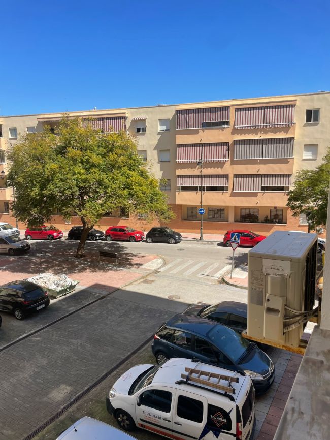 Gelegenheit für ein Apartment mit 3 Schlafzimmern in der Nähe des Hafens von Estepona!