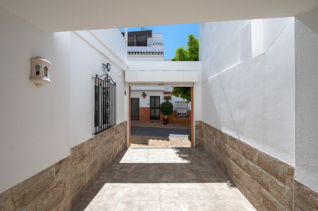 Hus til salgs i Estepona by