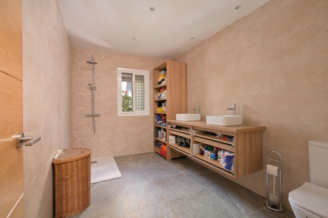 Hus til salgs i Estepona by