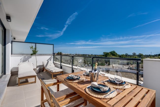 Luxury 1-Bedroom Penthouse with Stunning Sea Views in La Resina, Estepona