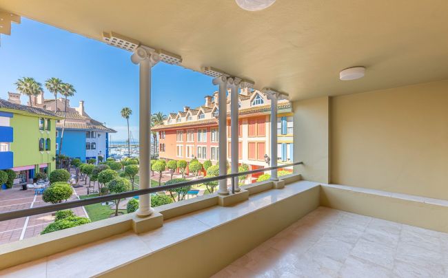 Wohnung zu verkaufen in Sotogrande Puerto Deportivo