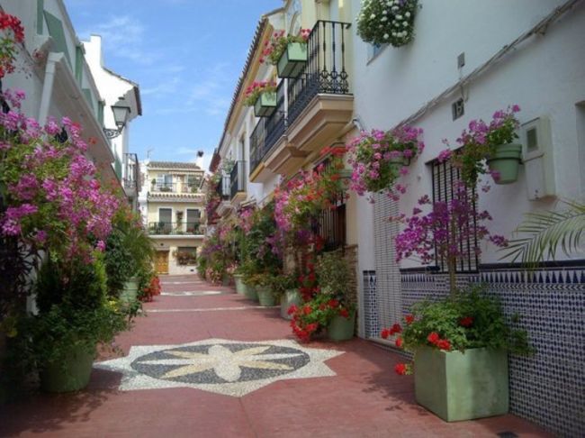Spacious Apartment with Sea Views in Estepona's Marina¡.