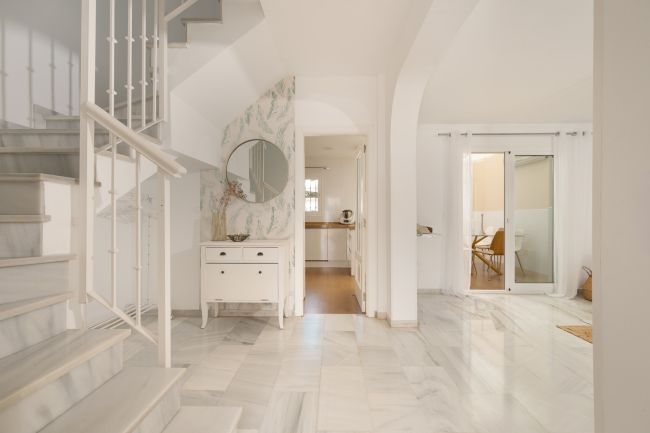 TOWN HOUSE INVESTERING OPPORTUNITY – LICENSED FOR HOLIDAY RENTALS