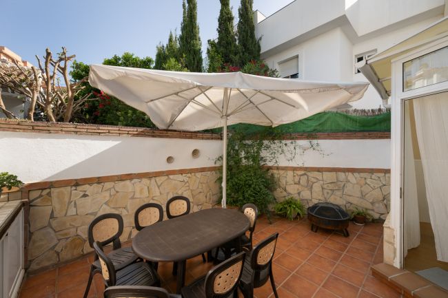 TOWN HOUSE INVESTERING OPPORTUNITY – LICENSED FOR HOLIDAY RENTALS