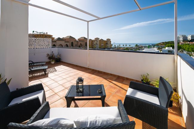 TOWN HOUSE INVESTERING OPPORTUNITY – LICENSED FOR HOLIDAY RENTALS