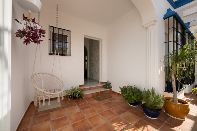 TOWN HOUSE INVESTERING OPPORTUNITY – LICENSED FOR HOLIDAY RENTALS