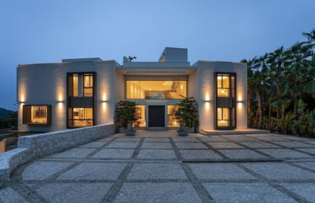 Bla gjennom Exquisite Six-Bedroom Luxury Contemporary Villa i La Zagaleta