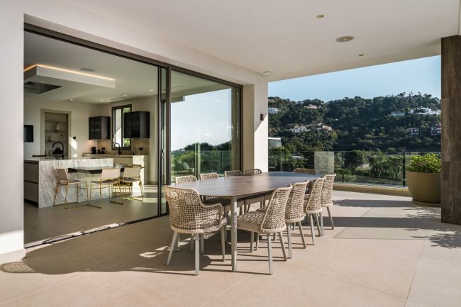 Bla gjennom Exquisite Six-Bedroom Luxury Contemporary Villa i La Zagaleta