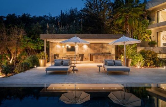 Bla gjennom Exquisite Six-Bedroom Luxury Contemporary Villa i La Zagaleta