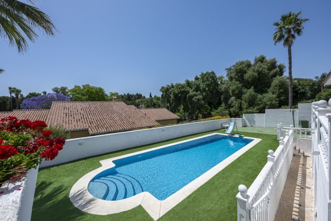 Stunning 7-Bedroom Villa with Pool, Terrace & Family-Friendly Amenities