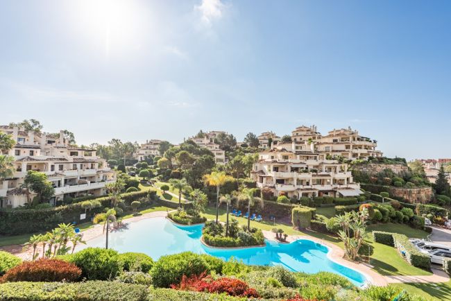 Elegantes Apartment in Capanes del Golf – Ein Leben voller Komfort und Prestige