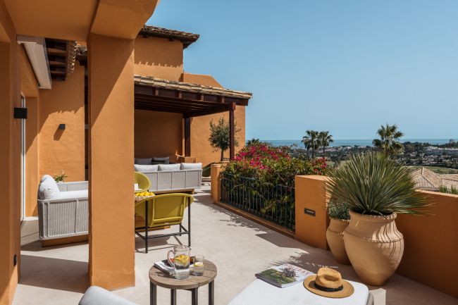 Eksklusiv Leilighet i Første Etasje med Panoramautsikt i La Cerquilla, Nueva Andalucia