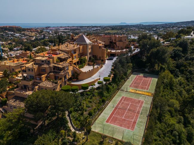 Eksklusiv Leilighet i Første Etasje med Panoramautsikt i La Cerquilla, Nueva Andalucia