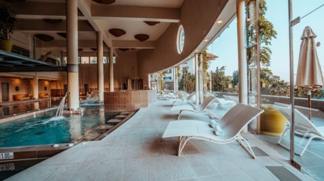 Moderne Leilighet på Bakkeplan med Privat Hage i Fuengirola