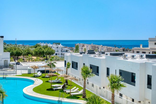 Schönes Drei-Zimmer-Stadthaus, im exklusiven Cala Serena Dorf im Herzen von La Cala de Mijas