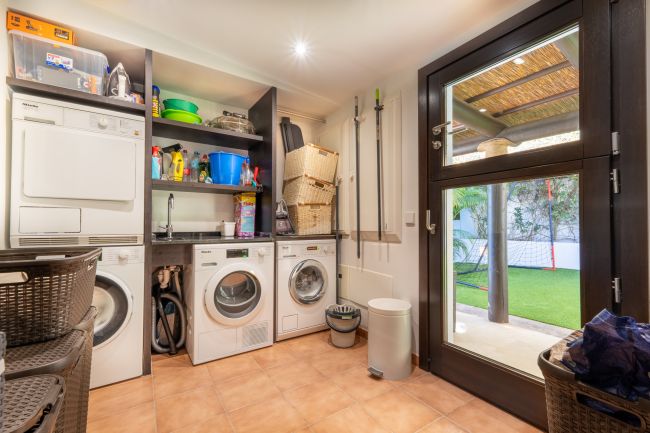 Villa til salgs i Las Brisas, Nueva Andalucia