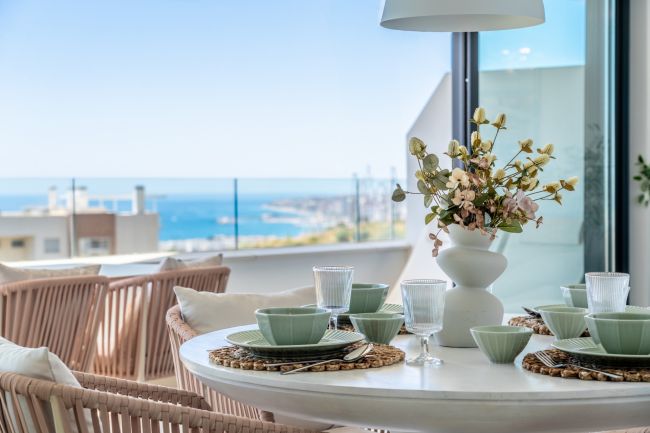 Luxuriöses Apartment mit Meerblick in El Higueron, Fuengirola