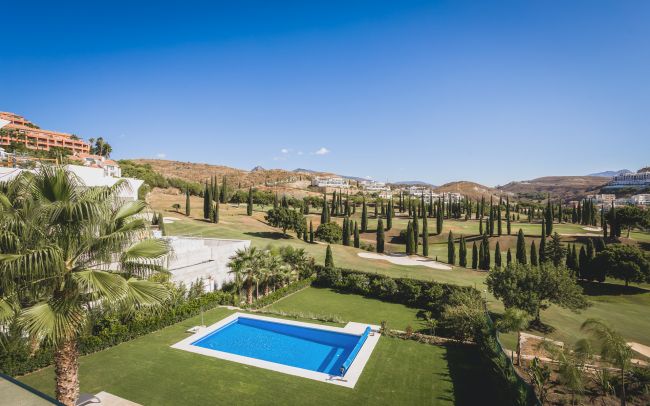Exquisite Frontline Golf Villa in Los Flamingos, Benahavis