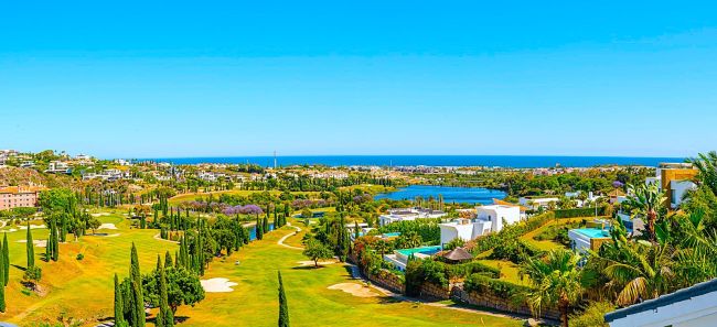 Eksklusivt nytt prosjekt med frontlinje golfvilla i Los Flamingos, Benahavis