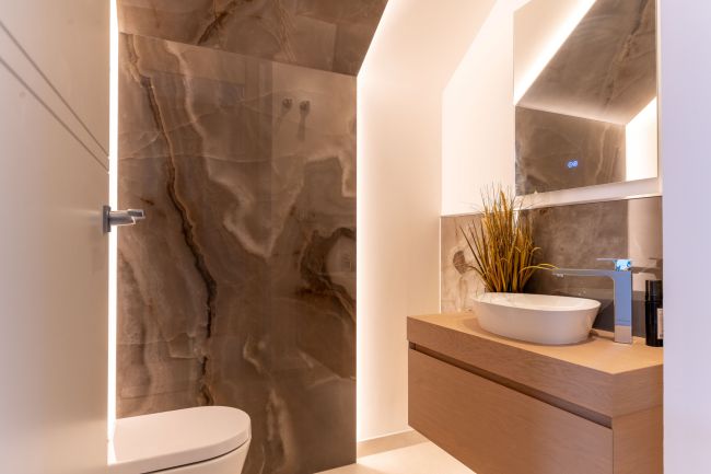 SIND SIE AUF DER SUCHE NACH EINEM NEU GEBAUTEN, MODERNEN HAUS?