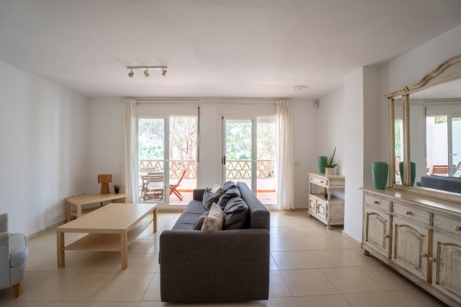 Geräumige 2-Zimmer-Wohnung in der Nähe des Torrequebrada Golfplatzes & fußläufig zum Strand