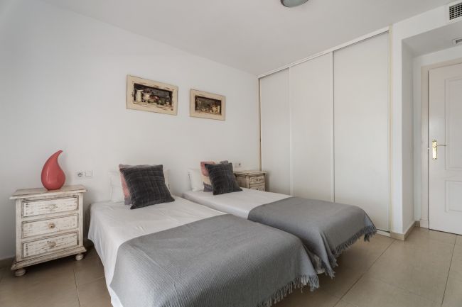 Leilighet med 2 soverom i nærheten av Torrequebrada Golf & Gåavstand til stranden